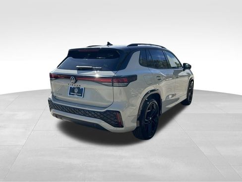 New 2026 Volkswagen Tiguan SE R-Line image 5