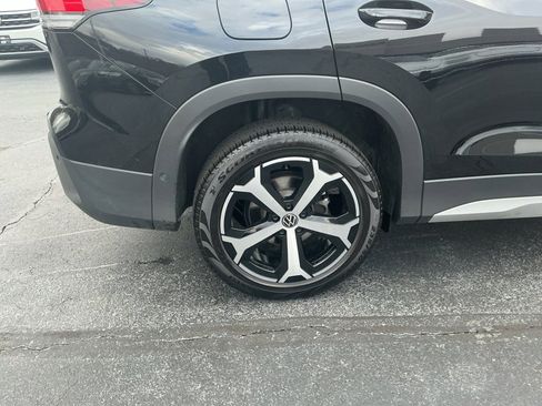 Used 2025 Volkswagen Tiguan SE image 26