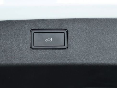 New 2026 Volkswagen Tiguan SE R-Line AWD/4WD image 30