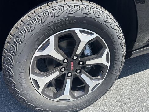 New 2026 GMC Yukon AT4 Ultimate w/ LPO, Floor Liner Package AWD/4WD image 10