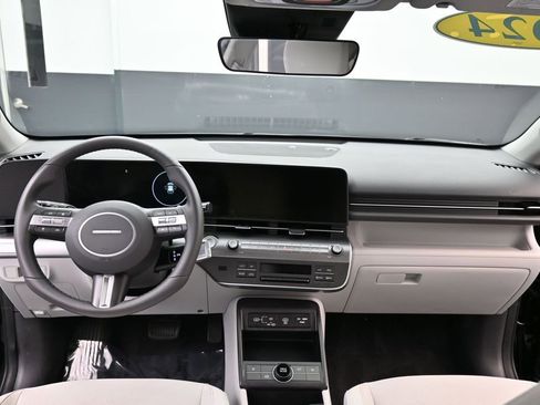 Certified 2024 Hyundai Kona SEL FWD image 10