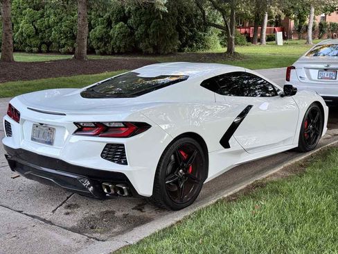 Used 2021 Chevrolet Corvette Stingray Coupe w/ Z51 Performance Package RWD image 5