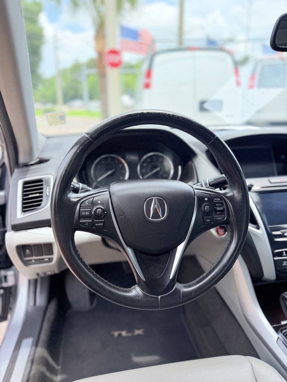 Used 2017 Acura TLX FWD image 17