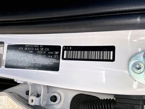 Used 2025 Kia K4 LXS image 33