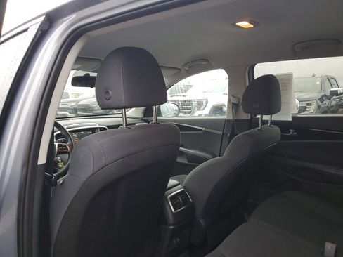 Used 2019 Kia Sorento L image 27