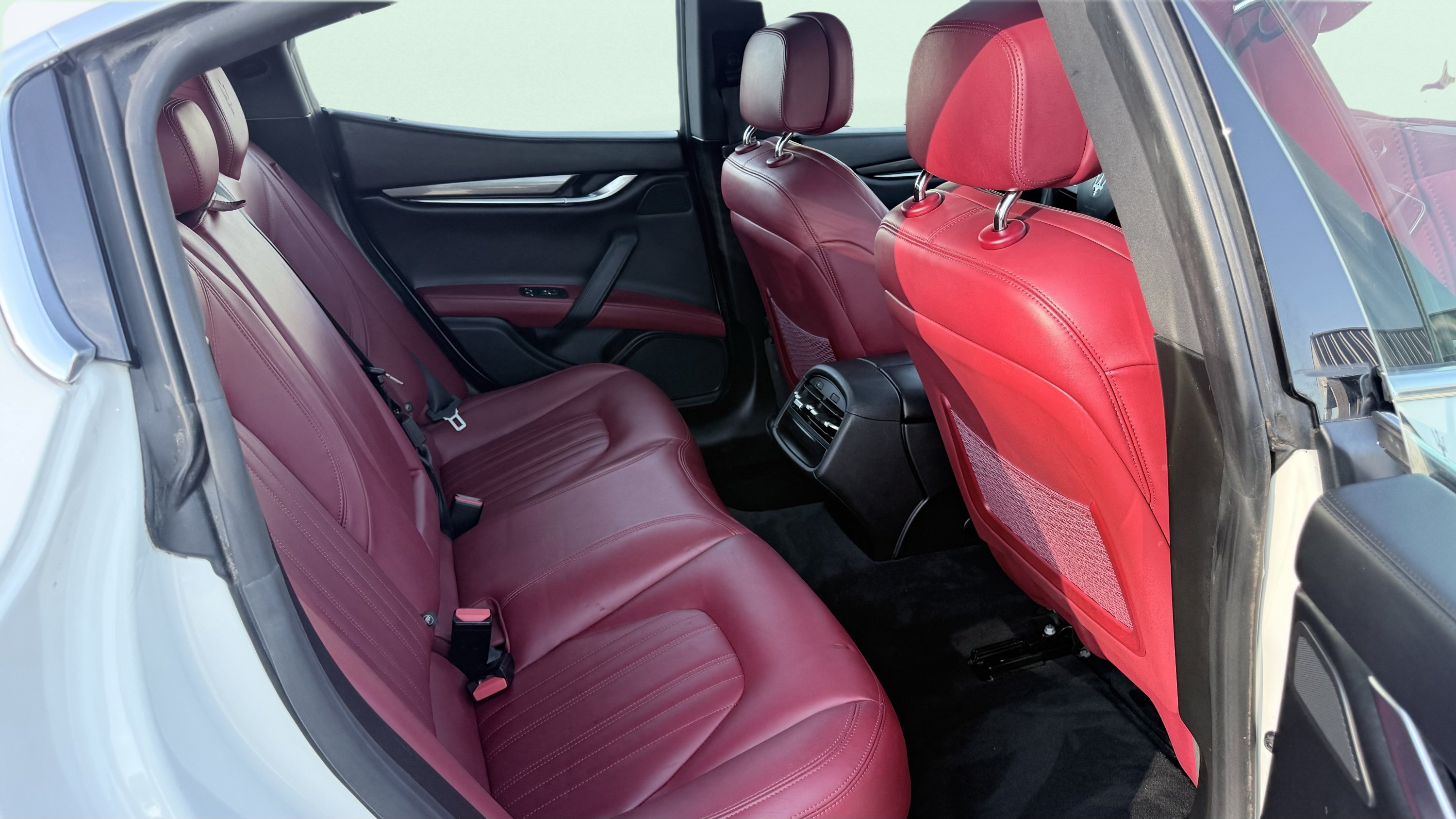 Used 2018 Maserati Ghibli RWD image 27