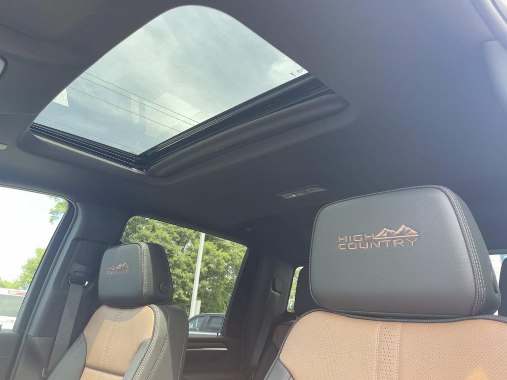 New 2026 Chevrolet Silverado 2500 High Country w/ High Country Premium Package AWD/4WD image 17
