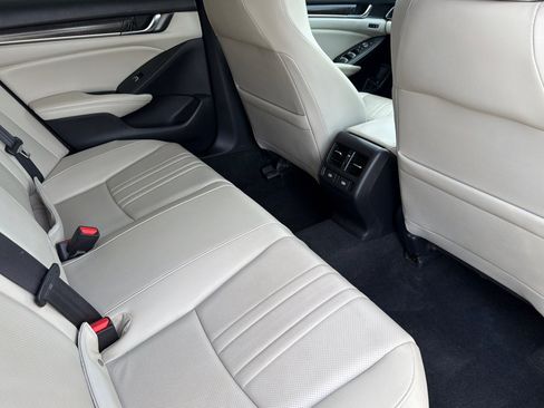 Used 2022 Honda Accord EX-L image 32