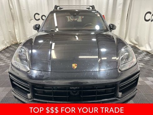 Used 2019 Porsche Cayenne Turbo image 2