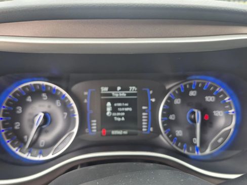 Used 2022 Chrysler Voyager LX image 32