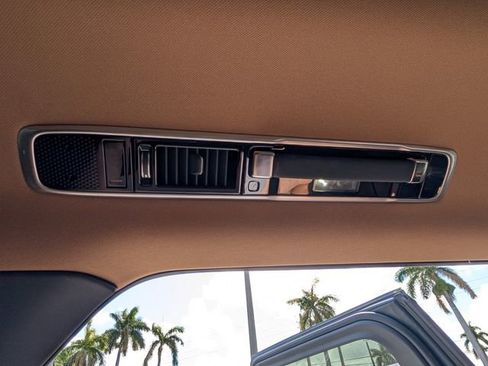 Used 2023 Land Rover Range Rover Sport SE Dynamic AWD/4WD image 15