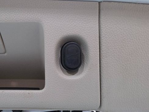 Used 2018 Cadillac Escalade Luxury image 24