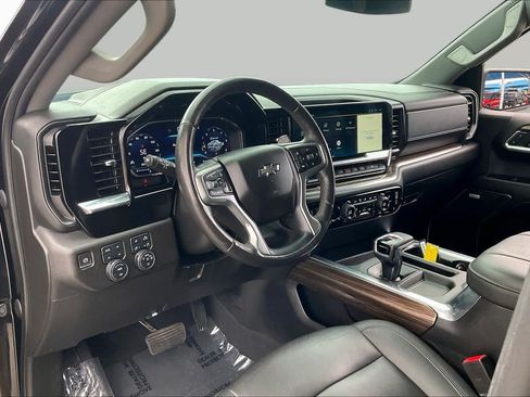 Used 2023 Chevrolet Silverado 1500 RST AWD/4WD image 17