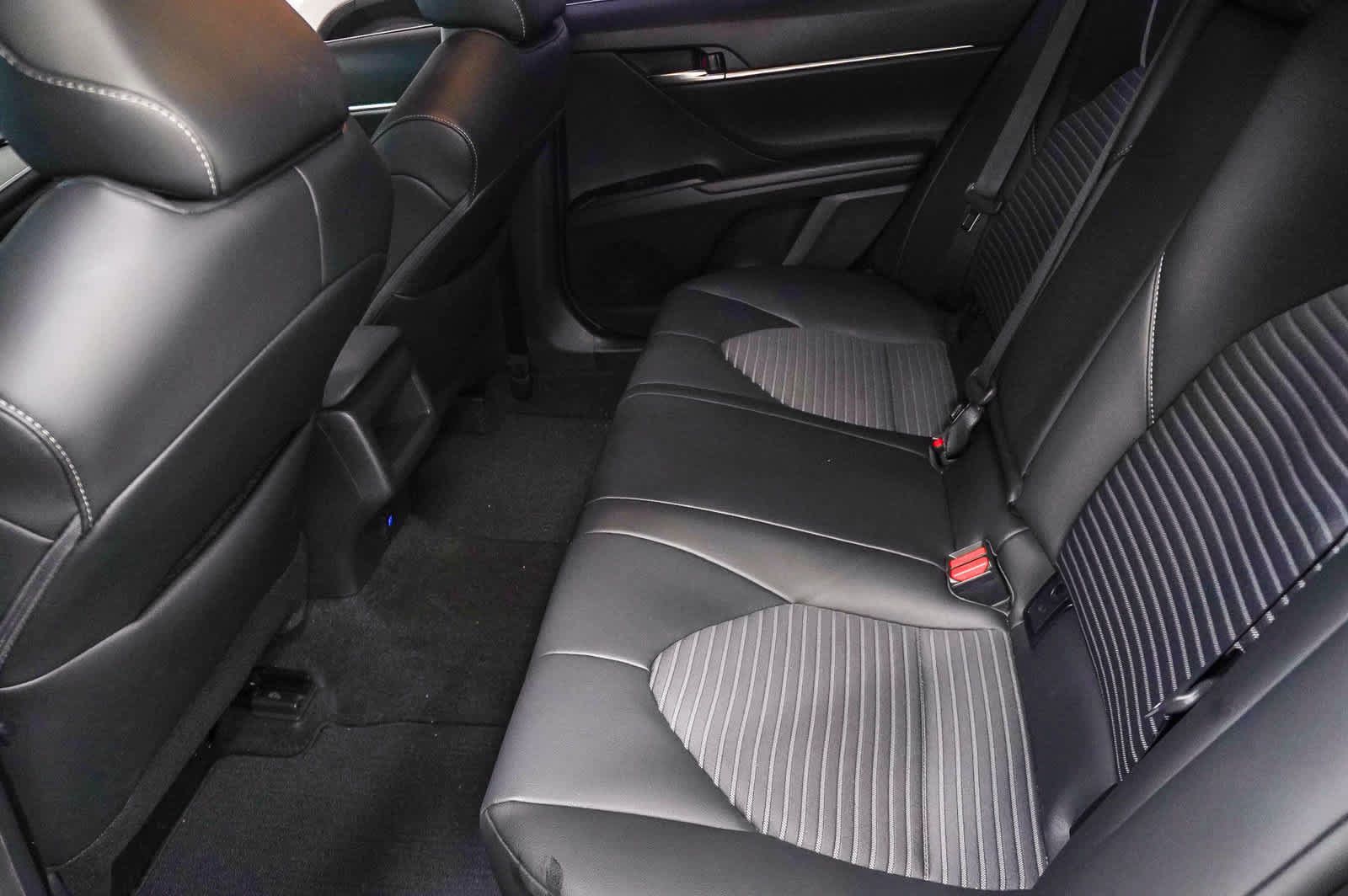 Used 2024 Toyota Camry SE w/ Convenience Package FWD image 15