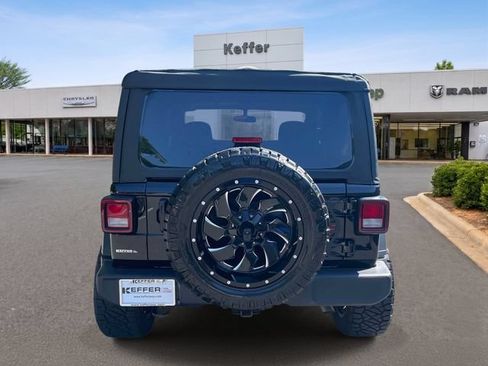 Used 2023 Jeep Wrangler Sport AWD/4WD image 5
