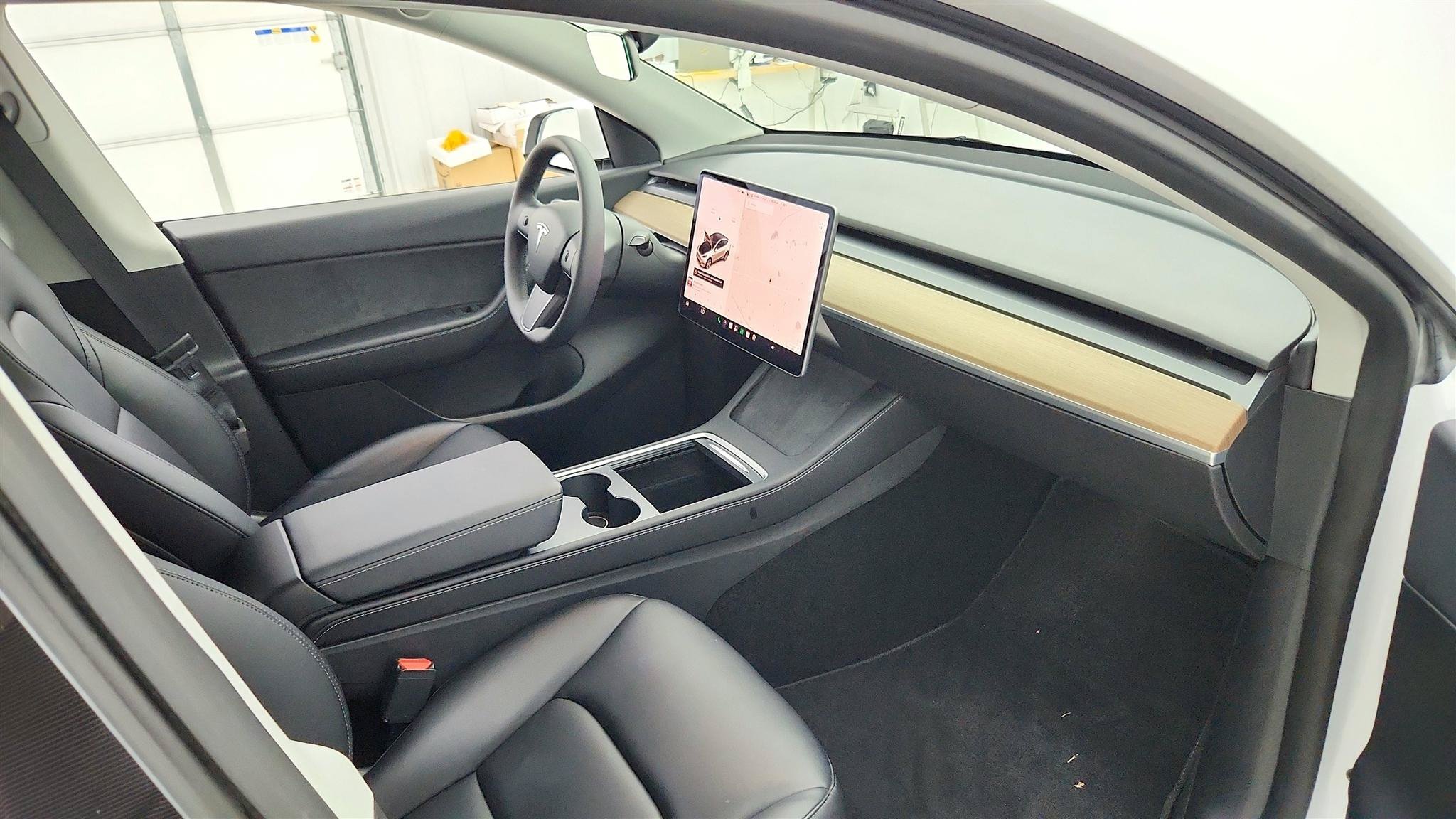 Used 2022 Tesla Model Y Long Range AWD/4WD image 25