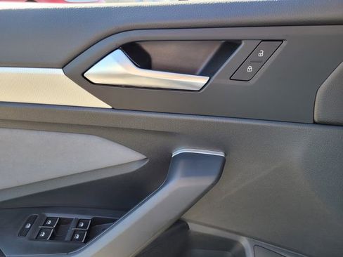 New 2026 Volkswagen Jetta SE FWD image 24