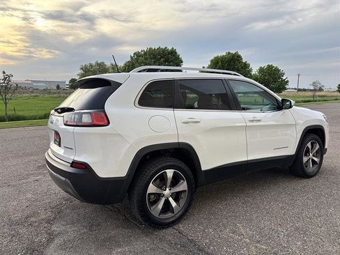 Used 2019 Jeep Cherokee Limited AWD/4WD image 3