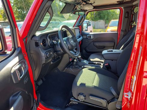 New 2026 Jeep Gladiator Mojave w/ Safety Group AWD/4WD image 12