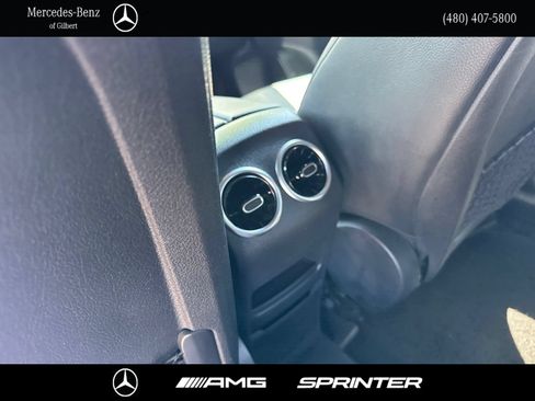 Used 2022 Mercedes-Benz GLB 250 image 18
