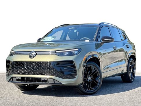 New 2026 Volkswagen Tiguan SE R-Line image 1