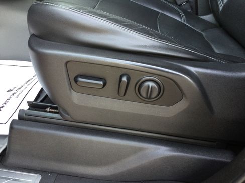 Used 2020 GMC Sierra 1500 SLT w/ X31 Off-Road Package image 8