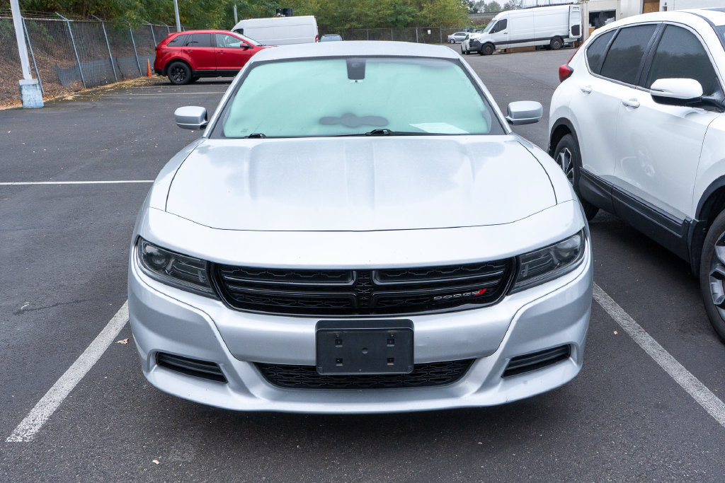Used 2022 Dodge Charger SXT RWD image 2