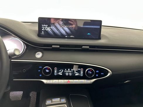 Used 2023 Genesis GV70 2.5T w/ Select Package image 21