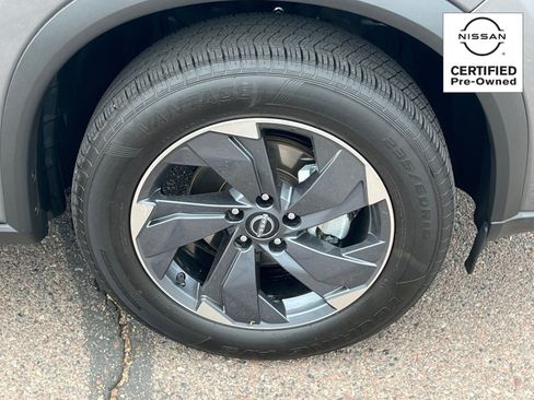 Certified 2025 Nissan Rogue SV FWD image 8