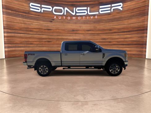Used 2017 Ford F250 Lariat w/ Lariat Ultimate Package image 7