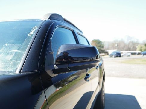 Used 2017 Toyota Tacoma SR image 16