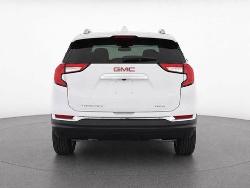 Used 2024 GMC Terrain SLT AWD/4WD image 4