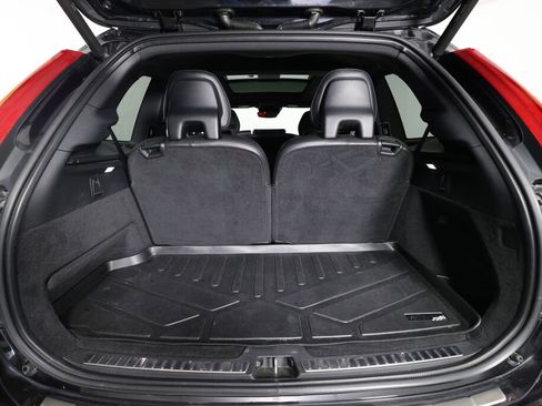 Used 2016 Volvo XC90 T6 R-Design w/ Vision Package image 18