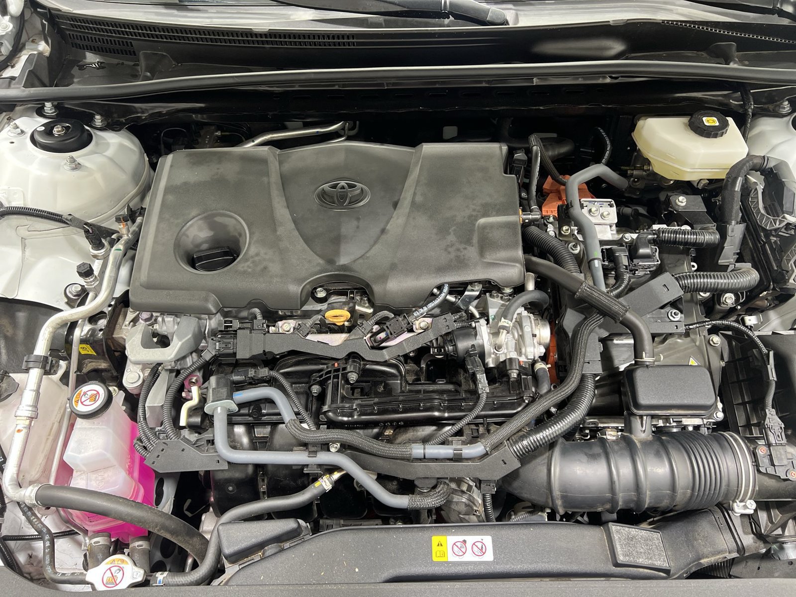 Used 2025 Toyota Camry LE FWD image 24