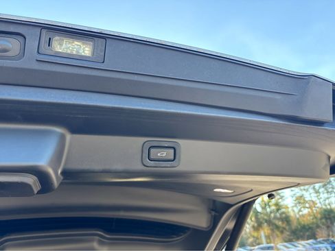 Used 2023 Land Rover Range Rover Sport SE Dynamic image 27