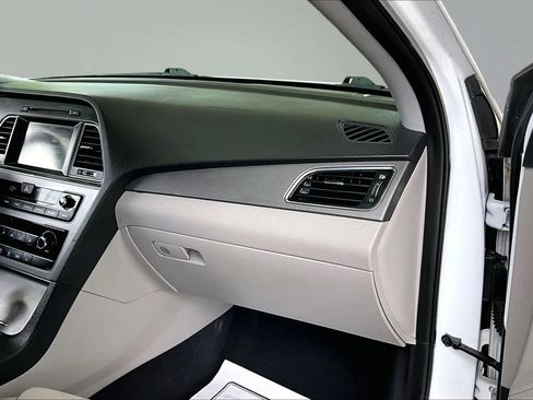 Used 2017 Hyundai Sonata SE w/ Cargo Package FWD image 23