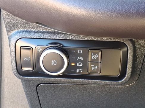 Used 2025 Ford Explorer Platinum w/ LUX Leather Package image 21