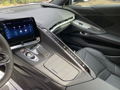 Used 2024 Chevrolet Corvette Stingray Convertible w/ Z51 Performance Package image 24