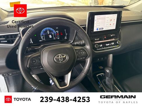 Used 2023 Toyota Corolla Cross XLE w/ Convenience Package FWD image 19