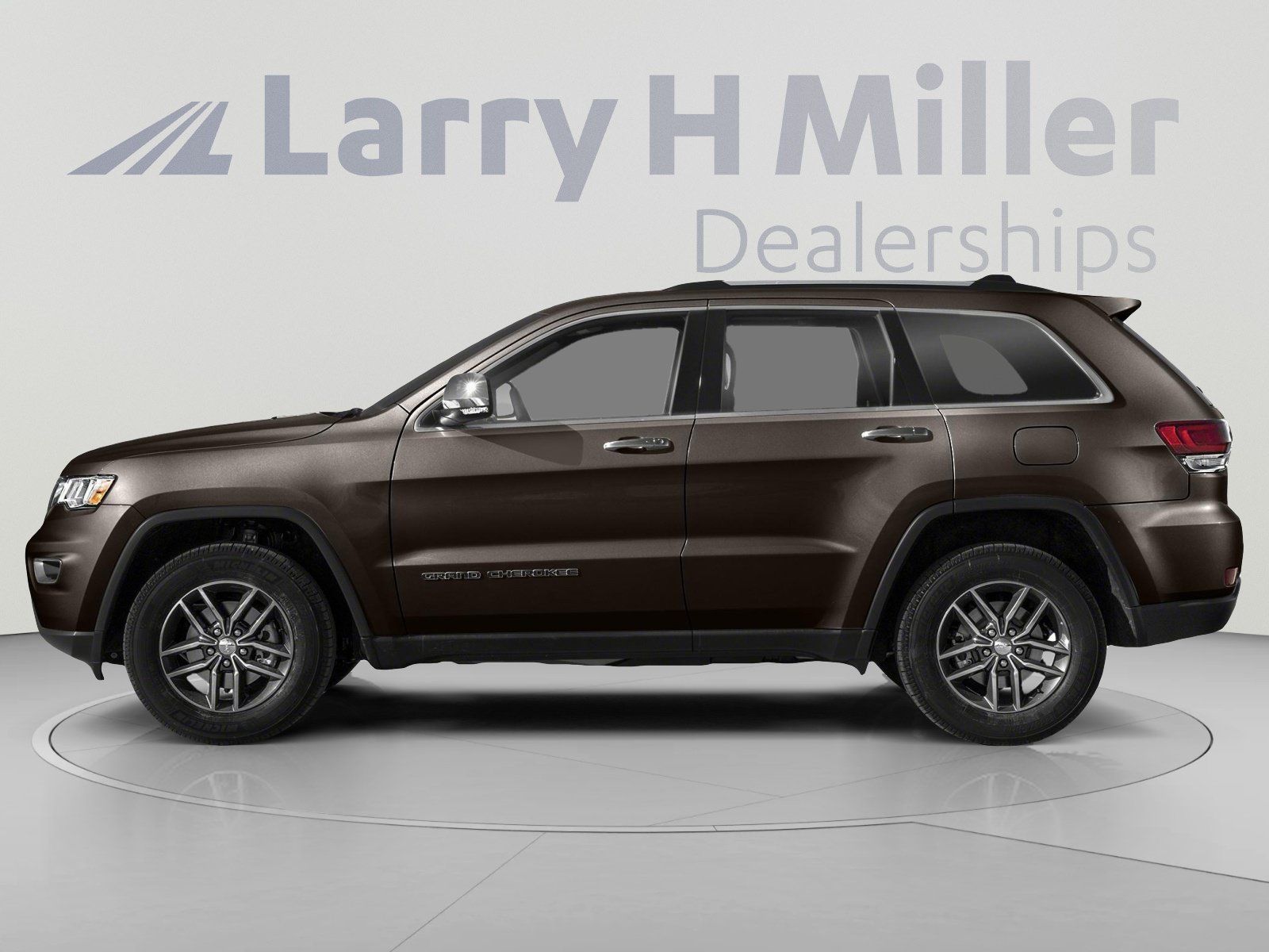 Used 2018 Jeep Grand Cherokee Limited AWD/4WD image 3