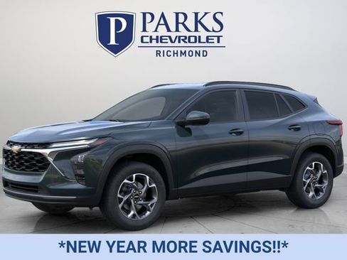 New 2026 Chevrolet Trax LT w/ Driver Confidence Package image 2