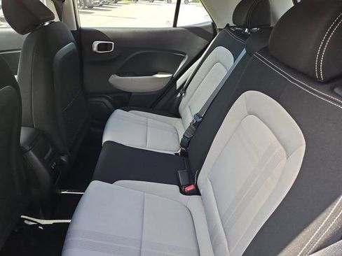 Certified 2025 Hyundai Venue SEL image 11