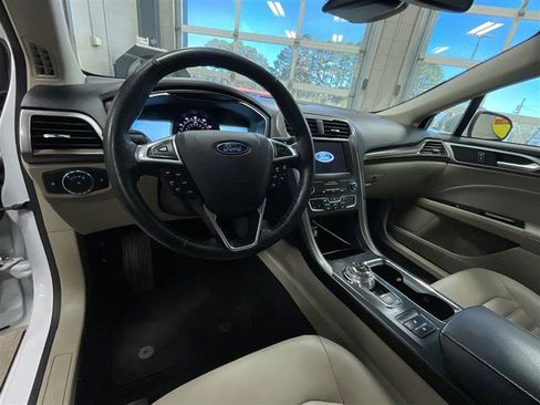 Used 2020 Ford Fusion SEL image 13