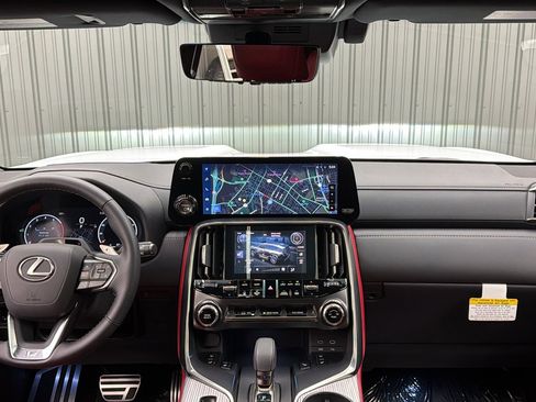 Used 2025 Lexus LX 700h F Sport image 32