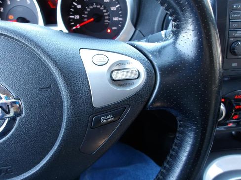 Used 2011 Nissan Juke SV image 18