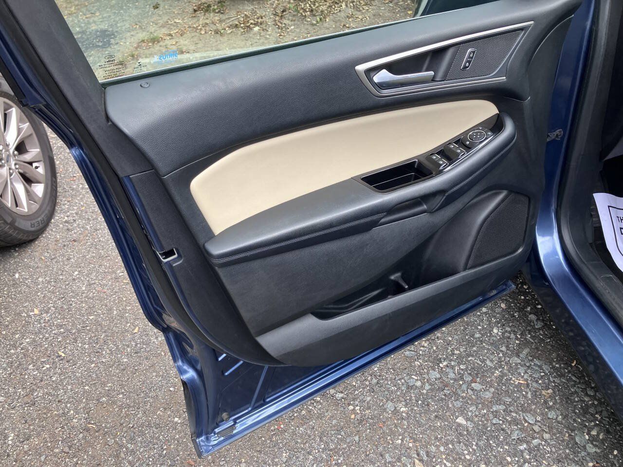 Used 2018 Ford Edge SEL w/ Equipment Group 201A FWD image 8