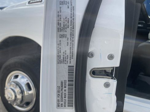 Used 2024 RAM 3500 Big Horn image 34