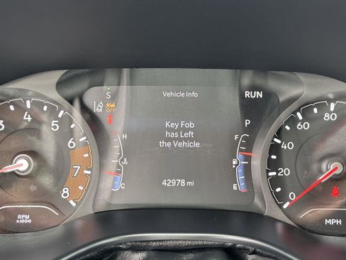 Used 2024 Jeep Compass Trailhawk AWD/4WD image 28