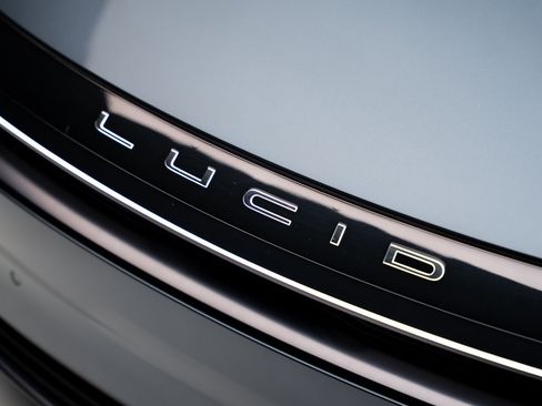 Used 2025 Lucid Air Pure image 12