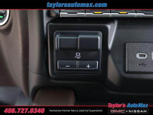 Used 2021 GMC Sierra 3500 Denali w/ Denali Ultimate Package AWD/4WD image 34